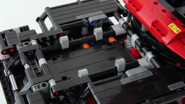 آموزش لگو اسباب بازی (Lego Technic 42082 Rough Terrain Crane)
