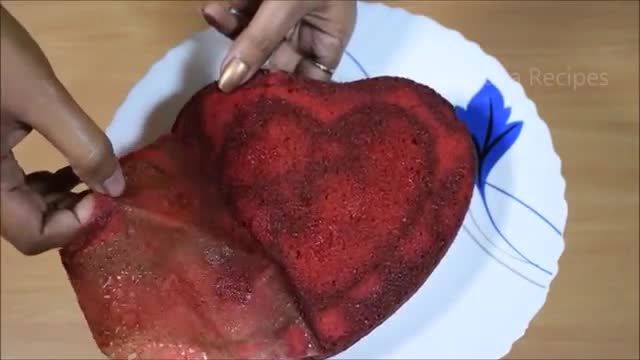 طرز تهیه کیک قلبی مخملی قرمز بدون نیاز به فر