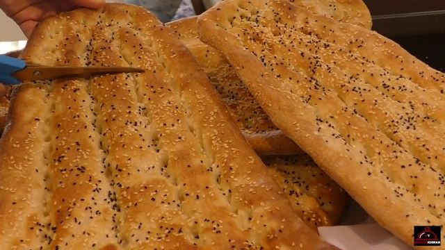طرز تهیه کامل نان بربری خانگی با رومال بدون جوش شیرین