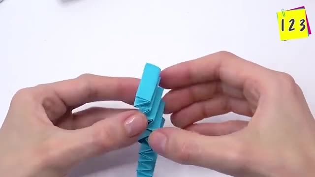 تکنیک ساخت کاردستی زیبا با کاغذ رنگین کمانی