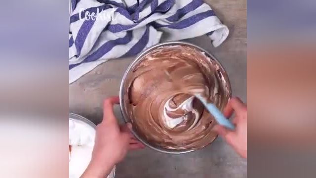نکات کاربردی آشپزی - طرز تهیه یک کیک شکلاتی خوشمزه برای دسر