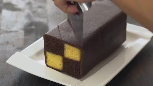 طرز تهیه کیک باتنبرگ بادام و شکلات