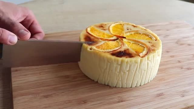 طرز تهیه چیزکیک پرتقالی با تزیین برشهای پرتقال