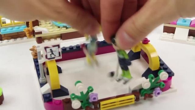 آموزش بازی با اسباب بازی های لگو (Lego Friends 41322 Snow Resort Ice Rink)