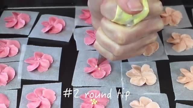 آموزش طرز تزیین کیک با گل های شکوفه ای در چند دقیقه