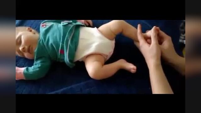  اثرات فوق العاده ماساژ پای نوزادان