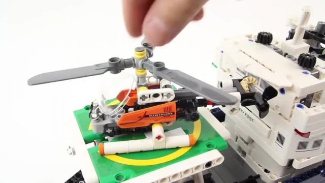 آموزش ساخت و ساز با اسباب بازی لگو (Lego Technic 42064 Ocean Explorer)