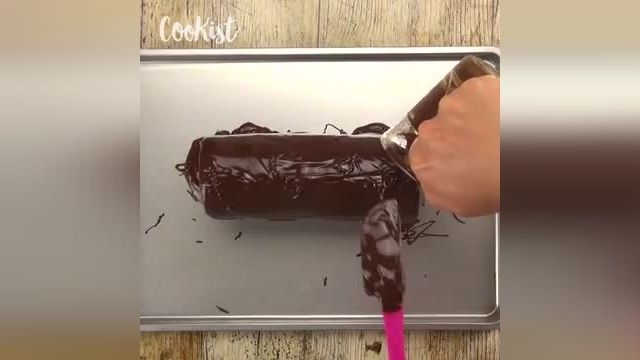 ترفندهای کاربردی آشپزی - طرز تهیه رول شکلاتی بدون نیاز به پخت