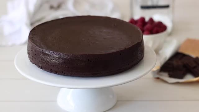 طرز تهیه کیک شکلاتی بدون آرد
