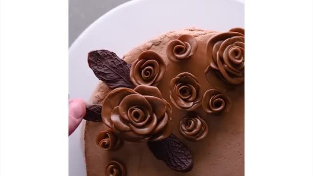 آموزش طرز تهیه کیک شکلاتی با دیزاین زیبا