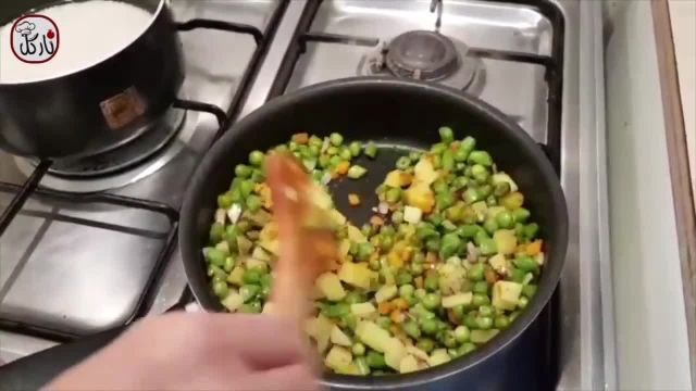 آموزش طرز تهیه پلو سبزیجات (بدون گوشت)