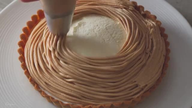 طرز پخت و تزیین کیک مونت بلان