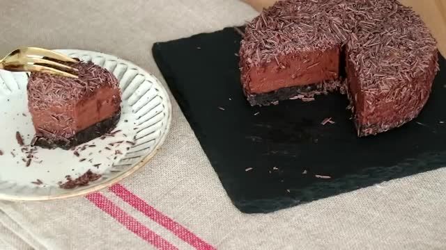 طرز تهیه کیک شکلاتی با ماست چکیده بدون نیاز به پخت