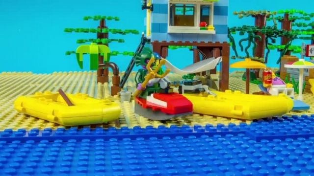 آموزش لگو اسباب بازی (Lego Shark Attack vs Bodybuilding)