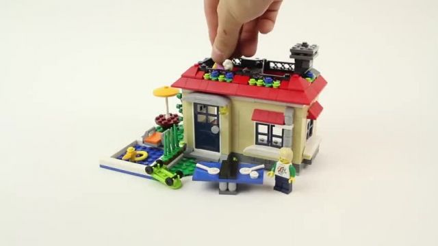 آموزش بازی با اسباب بازی های لگو (Lego Creator 31067 Modular Poolside Holiday)