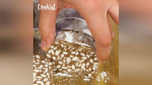 ویدیو آموزشی نحوه ساخت کیک فندقی را در چند دقیقه ببینید
