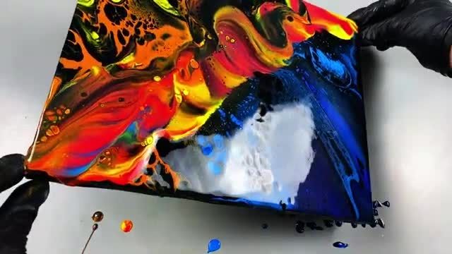 آموزش نقاشی با تکنیک ریختن رنگ اکرلیک روی بوم سیاه (یخ و آتش)
