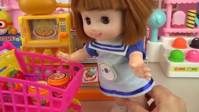 کارتون عروسک بازی دختر کوچولو - عروسک کوچولو در فروشگاه بزرگ