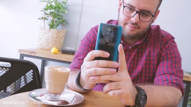 نقد و بررسی گوشی موبایل میان‌رده (Xiaomi Mi 9T)