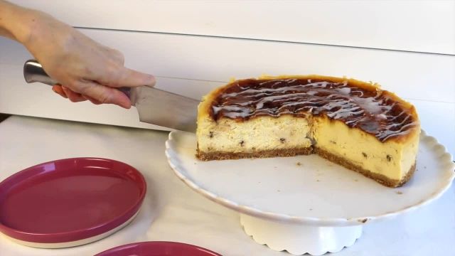 ویدیو آموزشی نحوه ساخت و دیزاین کیک دارچینی را در چند دقیقه ببینید