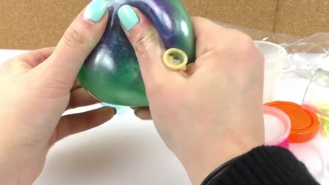 آموزش ساخت توپ ضد استرس با اسلایم