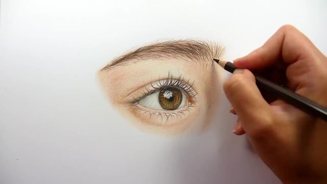 طراحی و رنگ امیزی چشم طبیعی با مداد رنگی