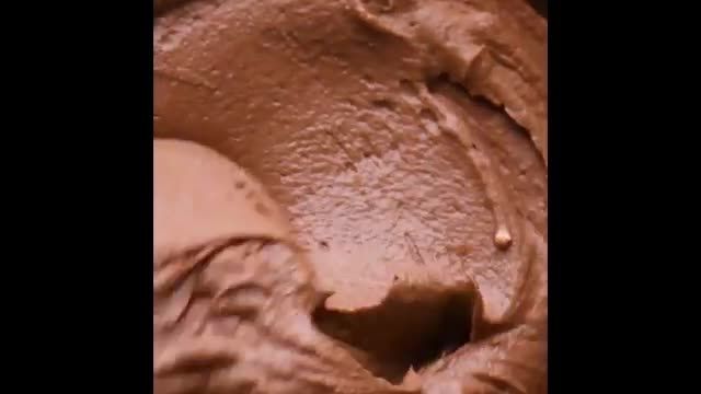 ویدیو آموزشی نحوه ساخت چیز کیک مخملی را در چند دقیقه ببینید