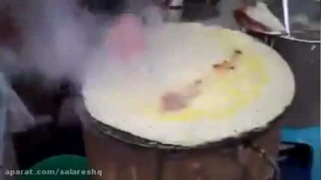 آموزش ویدیویی روش تهیه ساندویچ سنتی بسیار عجیب و غریب