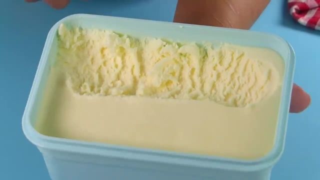 آموزش ویدیویی روش درست کردن بستنی وانیلی خانگی