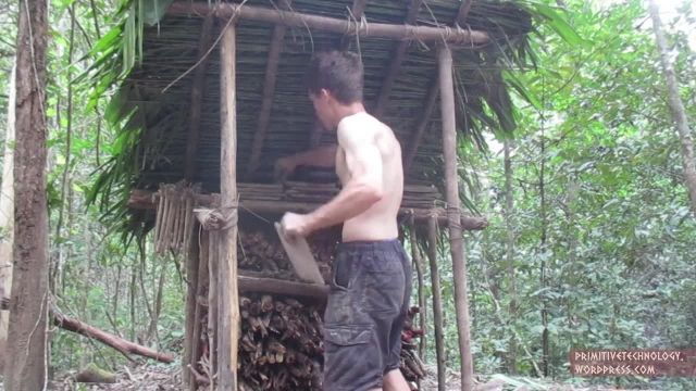 دانلود ویدیو مستند کوتاه -ساخت یک کلبه‌ی جنگلی