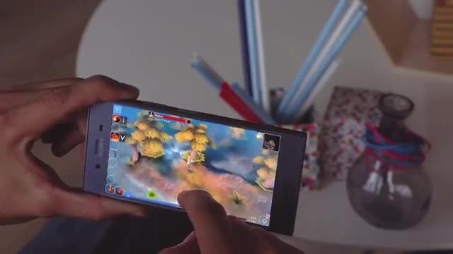 ویدیو تماشایی معرفی تخصصی گوشی (Sony Xperia XZ1) ویژگی های آن