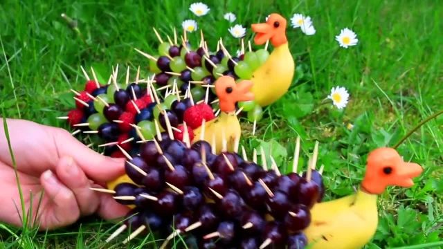 ویدیو آموزشی نحوه طراحی کردن میوه با موز را در چند دقیقه ببینید