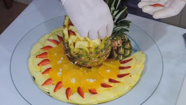 آموزش تزئئین آناناس برای شب یلدا - میوه آرایی