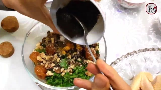  ویدیو آموزشی دستور پخت مرغ شکم پر را در چند دقیقه ببینید 