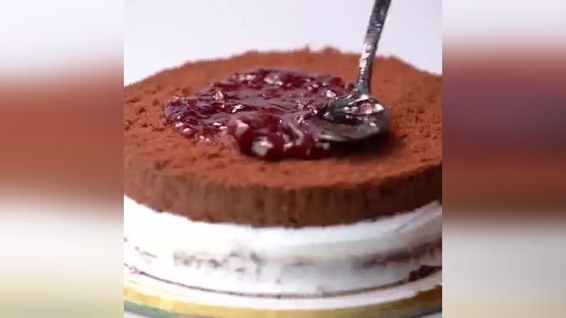 ویدیو آموزشی نحوه طراحی کیک هویج را در چند دقیقه ببینید