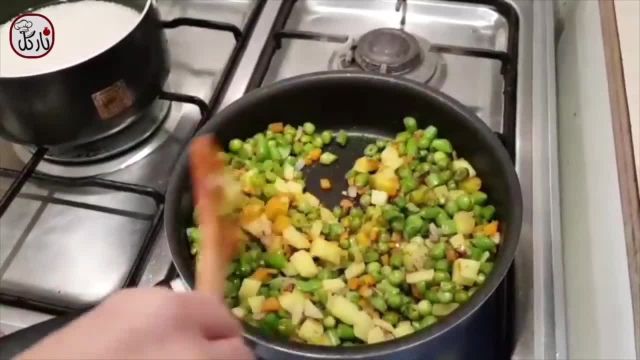 ویدیو آموزشی نحوه درست کردن پلو سبزیجات (بدون گوشت) با نارگل 