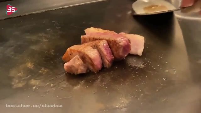 ویدیو سرو استیک گوشت لذیذ گاو کوبی ژاپنی با قیمت 330 دلار آمریکا 