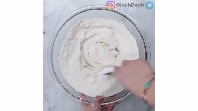 آموزش ویدیویی روش تهیه نان بستنی