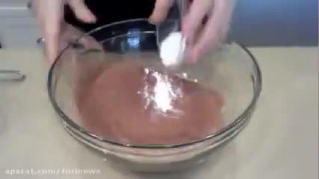آموزش ویدیویی روش تهیه کیک موز شکلاتی
