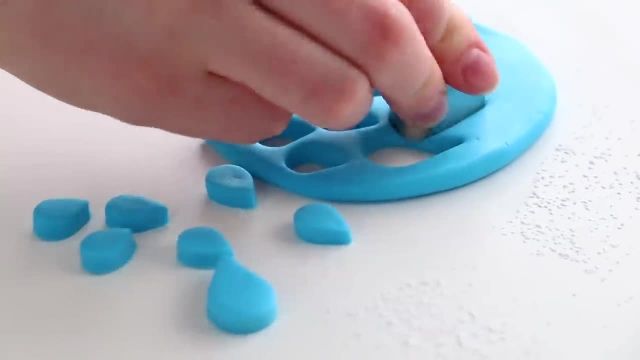 ویدیو آموزشی نحوه تهیه کیک با تم یونیکورن را در چند دقیقه ببینید