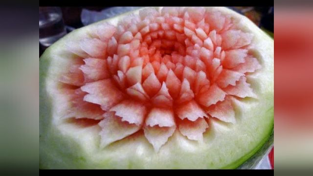 تزئئین هندوانه برای شب یلدا - میوه آرایی فوق العاده زیبا