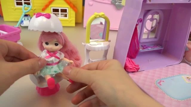 کارتون عروسک بازی دختر کوچولو - میز آرایش صورتی