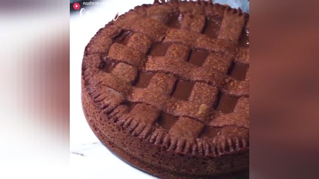 آموزش ویدیویی روش پخت کیک خامه ای شکلاتی سه لایه