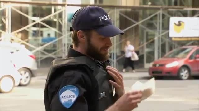چند دقیقه با دوربین مخفی طنز خارجی (just for laughs) - پلیس و هات داگ 