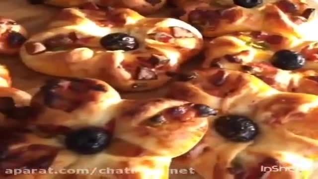 آموزش ویدیویی روش تزئین لقمه های پیتزا یا شیرینی به شکل گل