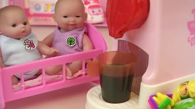 دانلود کارتون عروسک بازی دخترانه - این قسمت قهوه ساز کودک