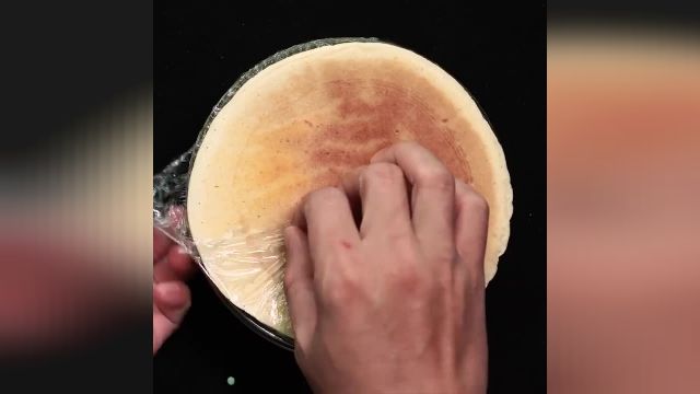 ویدیو آموزشی برای ساخت و طراحی کیک های جذاب و با سلیقه را در چند دقیقه ببینید
