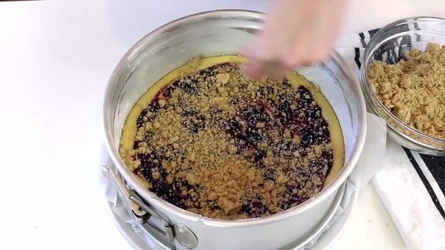 ویدیو آموزشی نحوه ساخت کیک خانگی شاتوت را در چند دقیقه ببینید