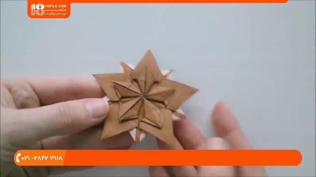 روش ساخت اوریگامی ستاره در دو رنگ کاغذ 