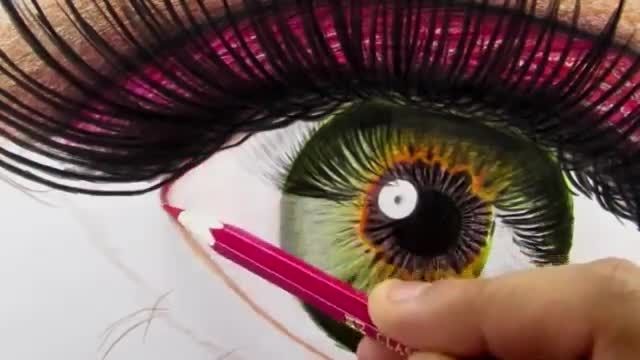نقاشی با مداد رنگی چشم